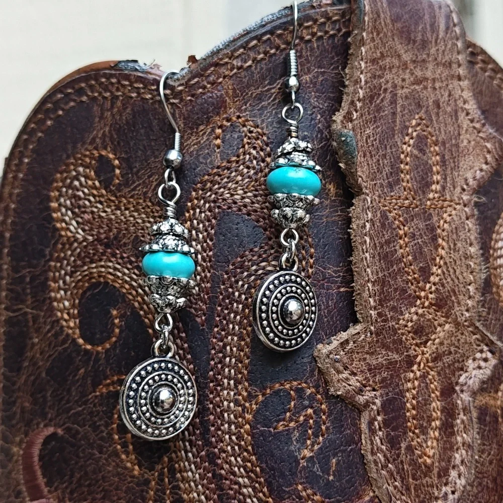 One Of A Kind Turquoise Silver And Rhinestone Jewelry Boot Bracelet Boot Chain - Picture 6 of 6